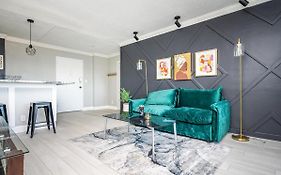 Downtown! Paid Onsite Parking! City View! Lm1706